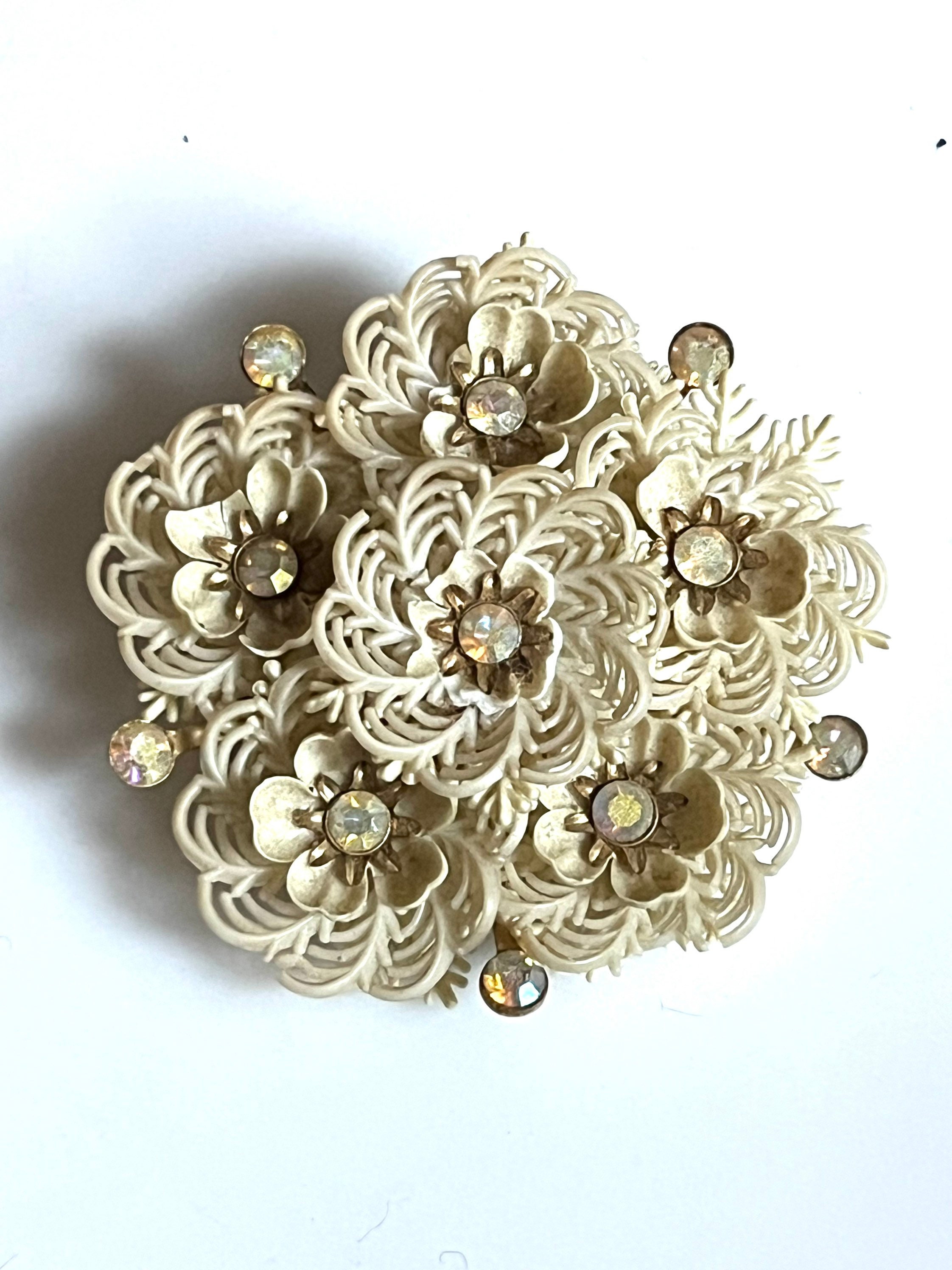 1960s Plastic Brooch - Etsy Canada