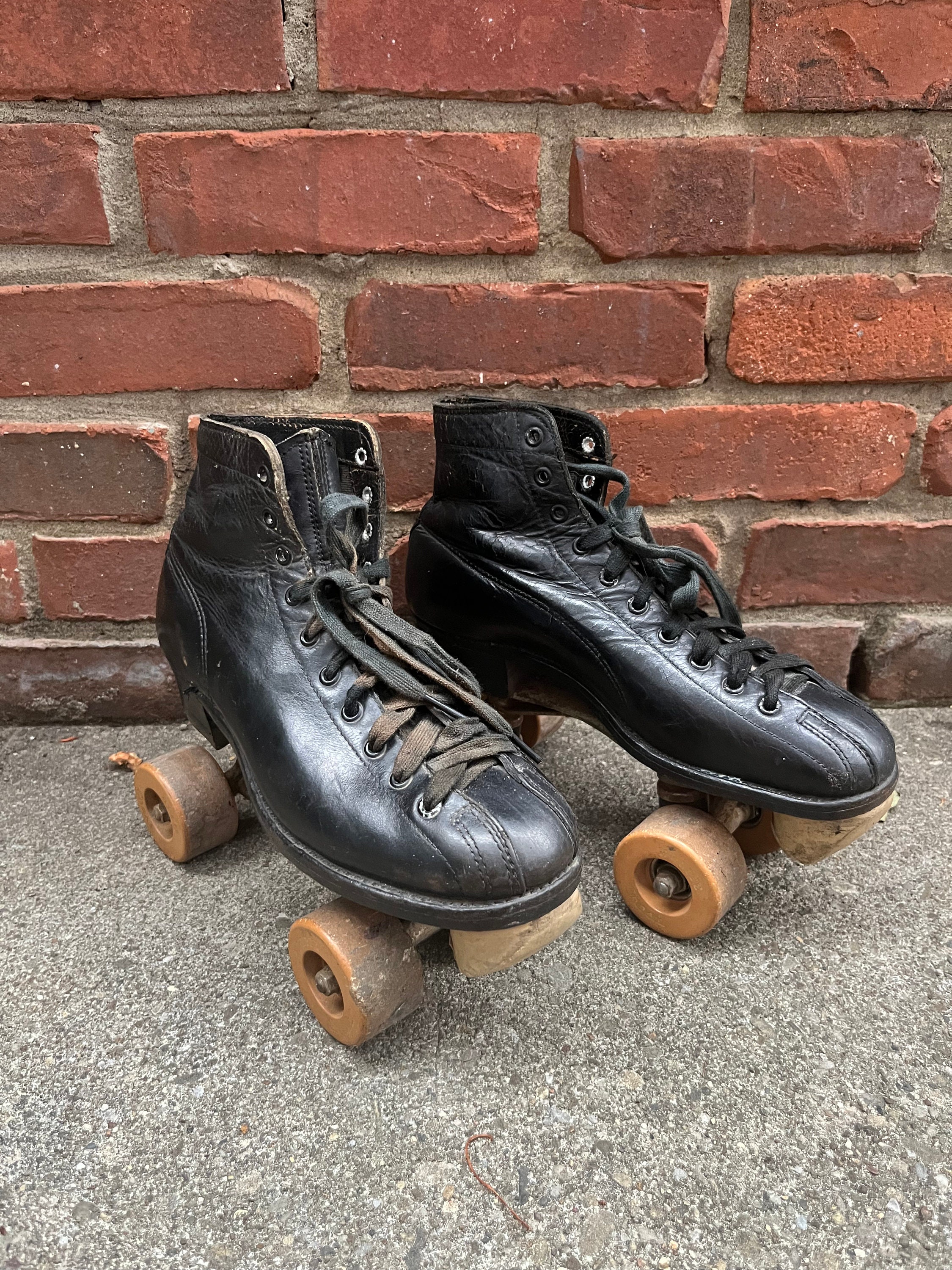 Is Vintage Riedell 220 a good skate