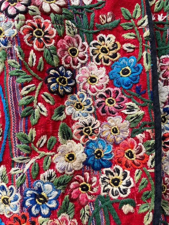 1960s Guatemalan Embroidered Cotton Vest - image 6