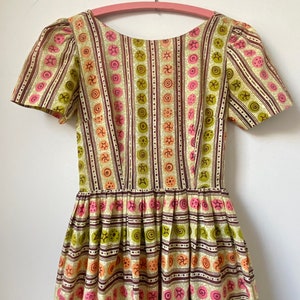 1960s Cotton Gylph Print Dress image 9