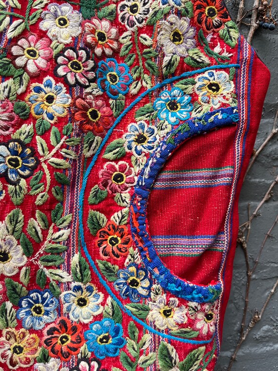 1960s Guatemalan Embroidered Cotton Vest - image 5