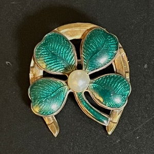 Green enamel four leaf clover goldtone horseshoe brooch with genuine cultured pearl image 1