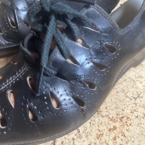 1930s Teardrop Cutout Laceup Shoes 5.5EE image 2