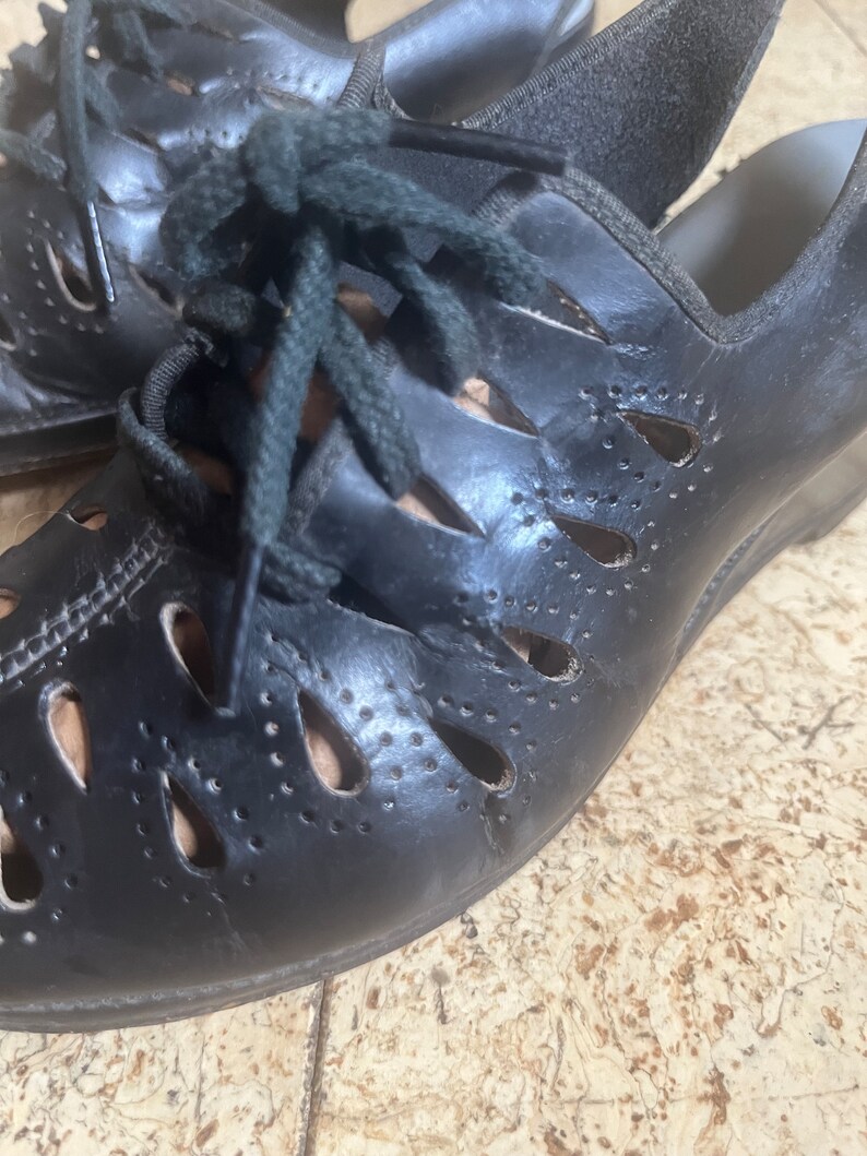 1930s Teardrop Cutout Laceup Shoes 5.5EE image 2