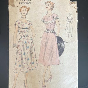 1952 Vogue Dress Pattern #3464/Original/Size 17/10pieces