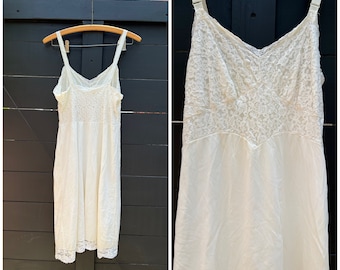 1960s Lace Trimmed Full Slip