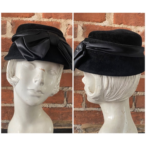 1950s Black Velvet Toque Hat With Bow/21.75 Head Size - Etsy display picture 1