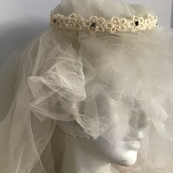 Vintage Wedding Cap with Veil - image 5