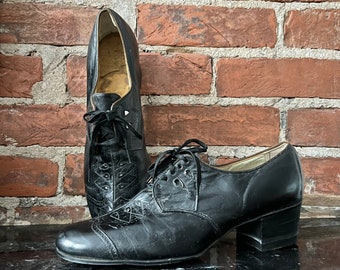 1940s Women’s Perforated Black Leather Oxfords