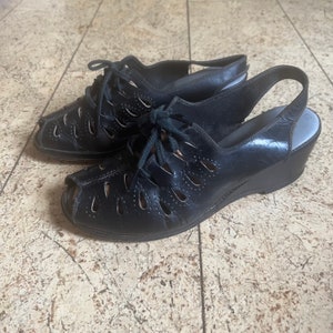 1930s Teardrop Cutout Laceup Shoes 5.5EE image 3