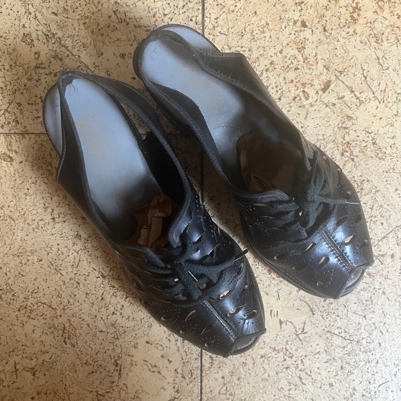 1930s Teardrop Cutout Laceup Shoes 5.5EE image 10
