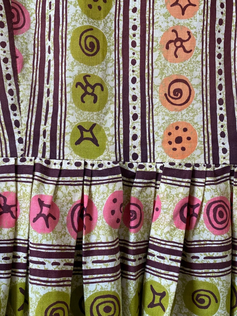 1960s Cotton Gylph Print Dress image 8