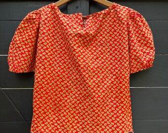 Top boho de algodón floral rojo y amarillo hecho a mano vintage