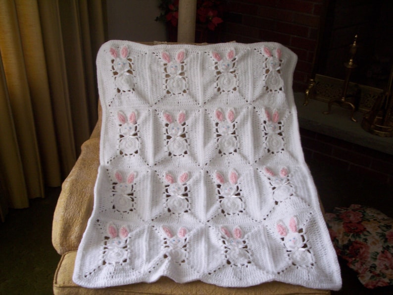 DIGITAL PDF Crochet Pattern EASTER Bunny Baby Blanket Pattern Crib, Stroller, Bassinet imagem 5