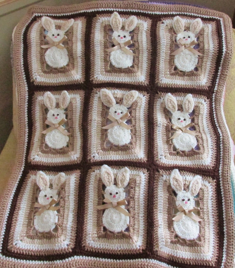 DIGITAL PDF Crochet Pattern EASTER Bunny Baby Blanket Pattern Crib, Stroller, Bassinet imagem 2