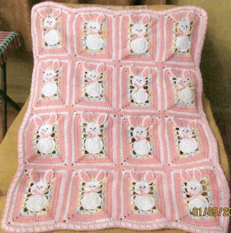 DIGITAL PDF Crochet Pattern EASTER Bunny Baby Blanket Pattern Crib, Stroller, Bassinet imagem 4