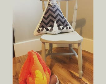 Teepee cushion pillow. Soft cotton with a monochrome wigwam print. Perfect to brighten up any room. Kids room, nursery, wild and free