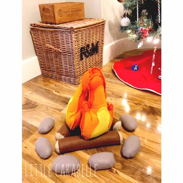 Campfire felt toy in supersize - logs and fire, stones. Camping pretend play, bonfire, boys room, girls room outdoor. Felt toy, toy campfire