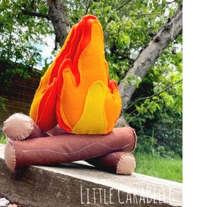 Campfire felt toy in supersize - logs and fire. Camping pretend play, bonfire, boys room, girls room outdoor. Felt toy, toy campfire