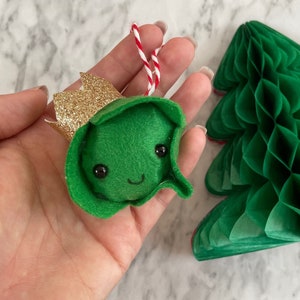 Brussel sprout felt Christmas tree dec, handmade. Felt happy sprout, festive, personalised Xmas, christmas decoration, party, sprout lover
