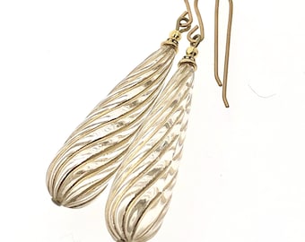 Vintage Gold Drop Earrings: Twisted Lucite Teardrop Dangles