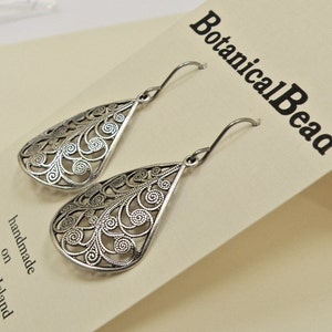 Vintage silver filigree drop earrings, silver dangle earrings, vintage earrings