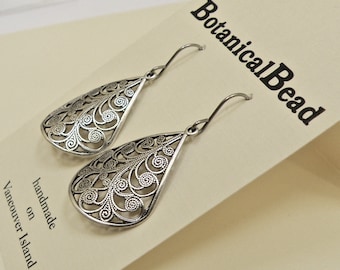 Vintage Silver Filigree Drop Earrings: Art Nouveau Dangles