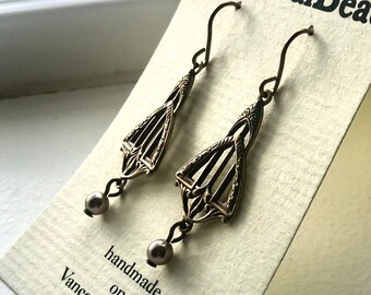 Art Deco Brass Filigree Earrings: Vintage Style Dangles