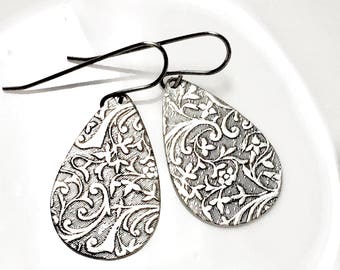 Silver earrings, vintage silver drop earrings, detailed siver played drops, vintage drop earrings, Victoriaian silver earrings