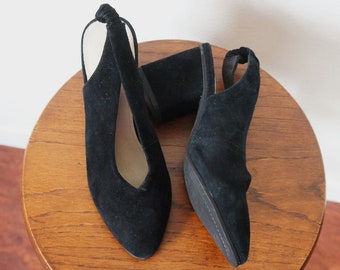 Vintage Black Suede Slingback Pumps – Chunky Heel, Size 7.5 Narrow