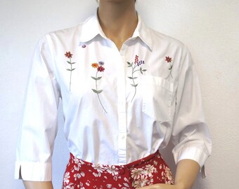 White Cotton Blouse 1990's Vintage Embroidered Button Front Size Small