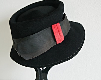 1960's Vintage Hat Ladies Cloche Black Felt 1950's Costume Glamour Felt