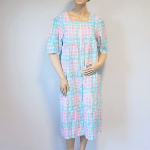 1970's Vintage Housedress Plaid Housedress Styled… - image 9