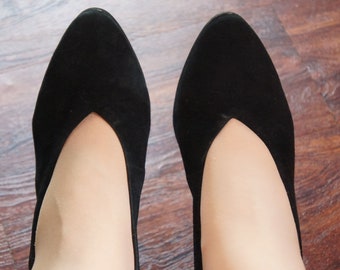 Black Suede Chunky Heel Vintage '90's Shoes Close Toe Sling Back Pumps Size 7 1/2