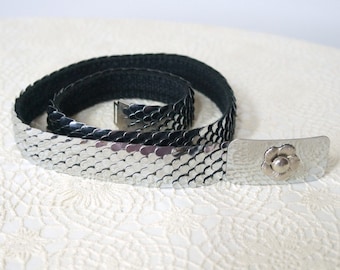 80s Vintage Silver Tone FISH SCALE Stretch Belt With Art  display picture 1