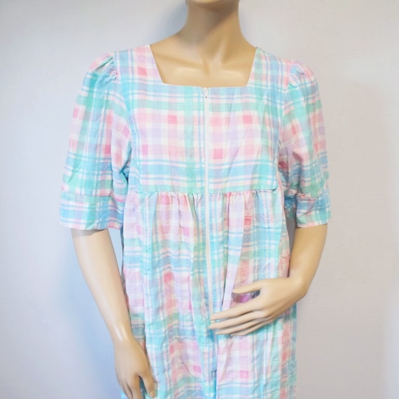 1970's Vintage Housedress Plaid Housedress Styled… - image 1