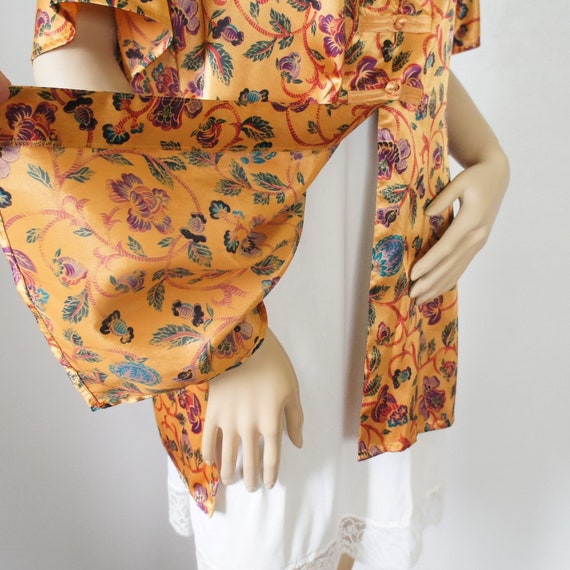 Shortie Robe Asian Style Morning Bed Jacket Vinta… - image 10