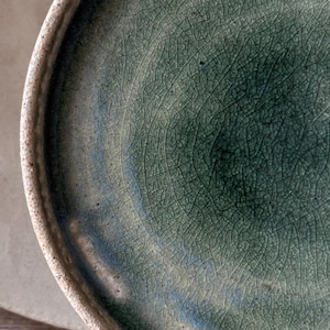 Set di stoviglie in ceramica fatte a mano, piatti in ceramica organica, piatti moderni Wabi Sabi, piatto da portata per sushi in stile giapponese, set di piatti fatti a mano in regalo