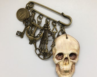 Steampunk brooch -  Military style kilt pin pirate skull brooch - OOAK Unique Steampunk Gothic Clockwork Neo Victorian Victoriana Jewellery