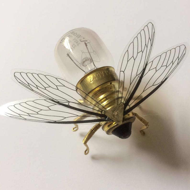 Sauvez les abeilles broche Steampunk petite ampoule en laiton abeille Unique insolite Original recyclé fait à la main Steam Punk Clockwork bijoux image 3