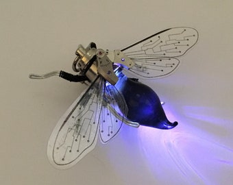 Cyberpunk Light Up clockwork black wasp pin/brooch