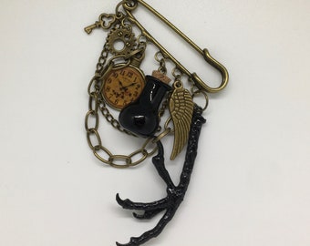 Steampunk brooch -  Military style kilt pin raven claw brooch - OOAK Unique Steampunk Gothic Clockwork Neo Victorian Victoriana Jewellery