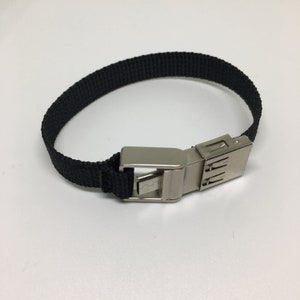 Cyberpunk 32GB/2TB USB memory stick wristband - Wearable Technology Unusual Circuit Cyberspace Computer Science Geek Matrix Spy Jewelry