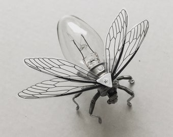 Steampunk brooch - Small Bee Lightbulb Brooch - Unique Steampunk Steam Punk Clockwork Jewelry