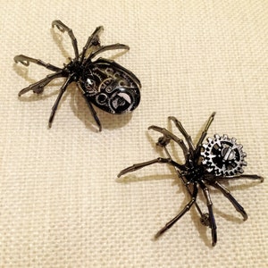 Steampunk Clockwork Gunmetal Spider Brooch - Steam Punk Clockwork Jewelry