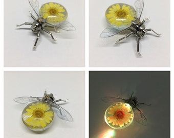Daisy Bug Steampunk clockwork dried flower light up bee pin brooch - Handmade Clockwork Original Neo Victorian Victoriana Jewellery