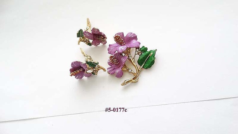 5-0177 Purple Enamel And Green Leaves Flowers Brooch And Earrings