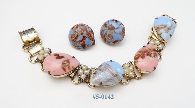 5-0142 Fantastic Vintage Pink And Blue Bracelet And Earrings Demi Marked Italy