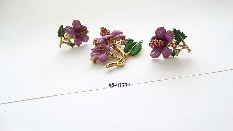 5-0177 Purple Enamel And Green Leaves Flowers Brooch And Earrings