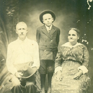 Rebecca Luther JW Lee familia retrato pesado conjunto mujer hijo 1910s RPPC real foto postal fotografía blanco negro foto